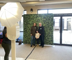 How big should a photo booth backdrop be?