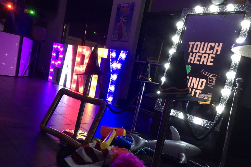 Mirror Booths: A New Era of Selfie Stations