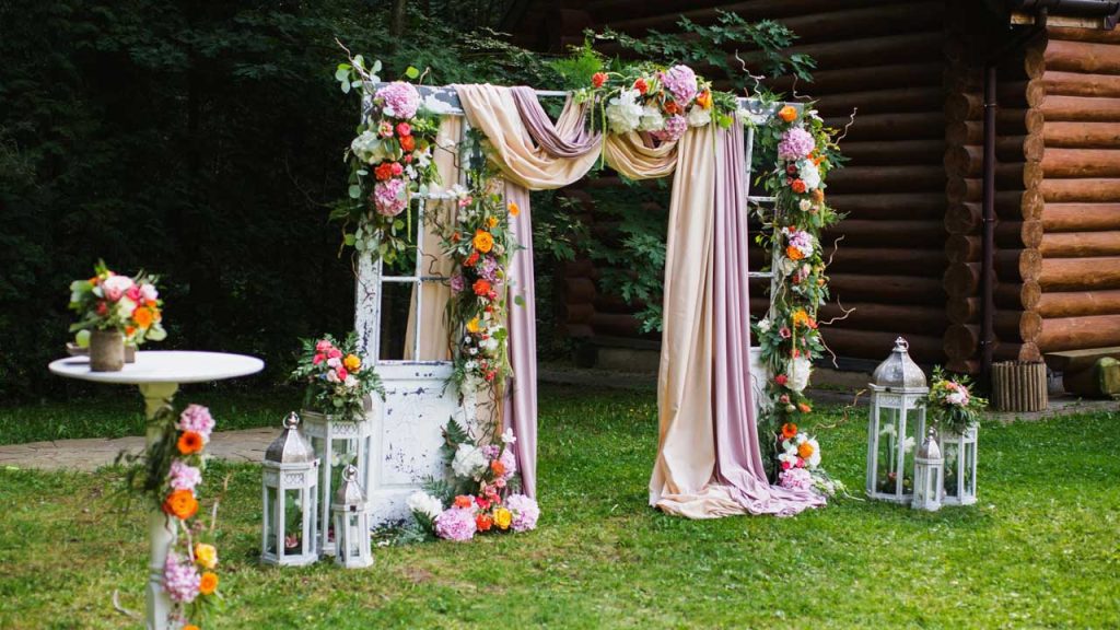 Inspiring Photo Booth Backdrops and Props